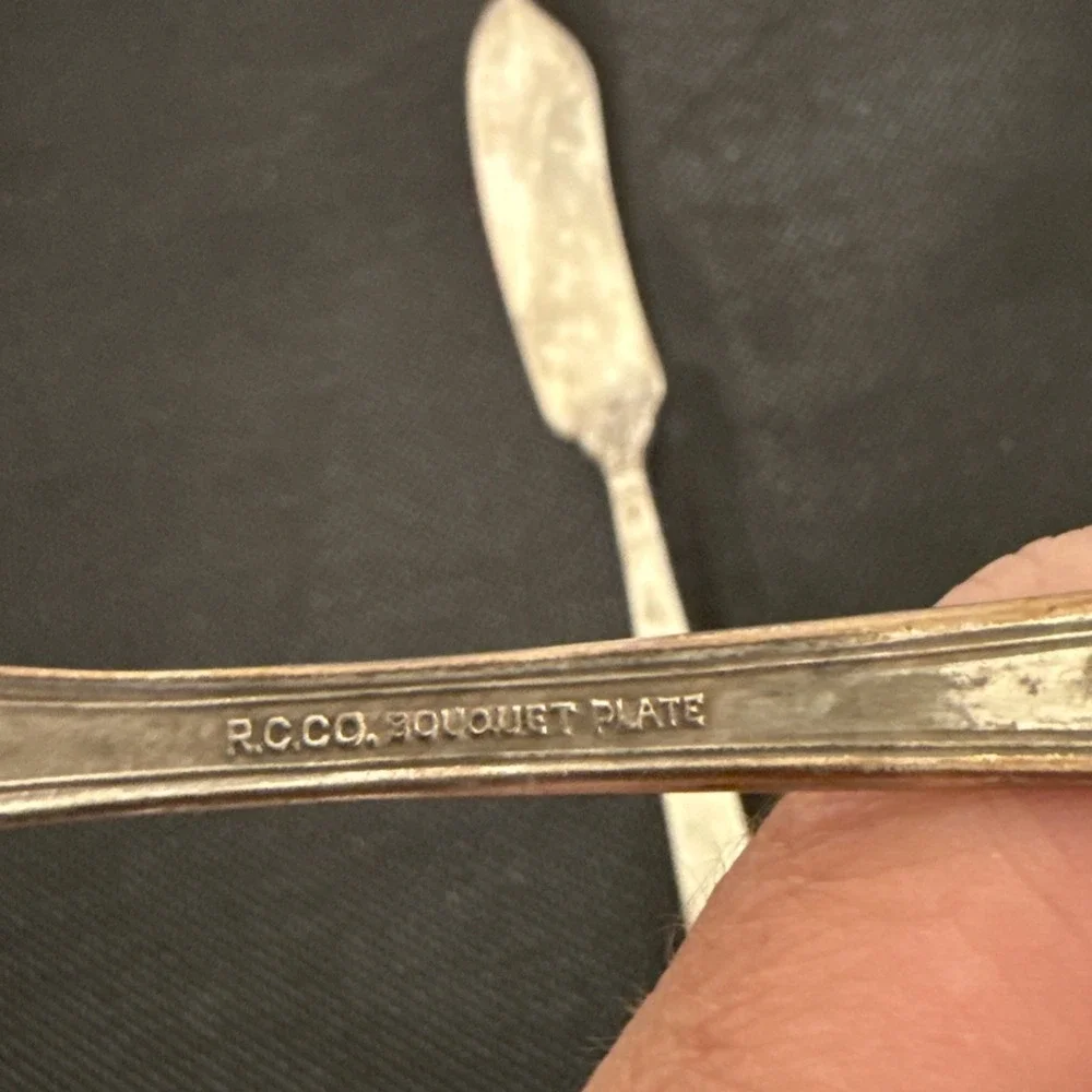 2 Vintage Silverplated Butter‎ Knives Different Brands/Styles-Silverplate